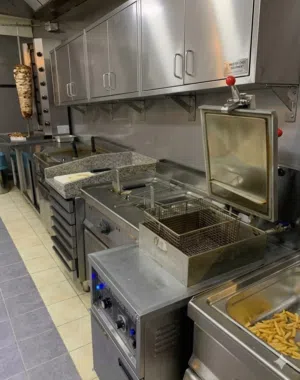 مطعم للبيع السريع فرصة استثمارية Restaurant for sale rapidly