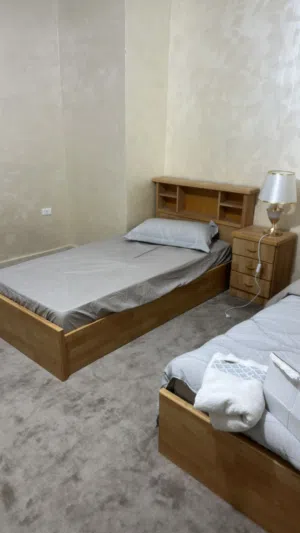 سرير شبه جديده 2