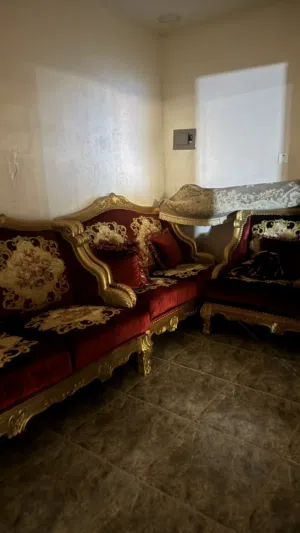 1000 درهم 4 كراسي منها