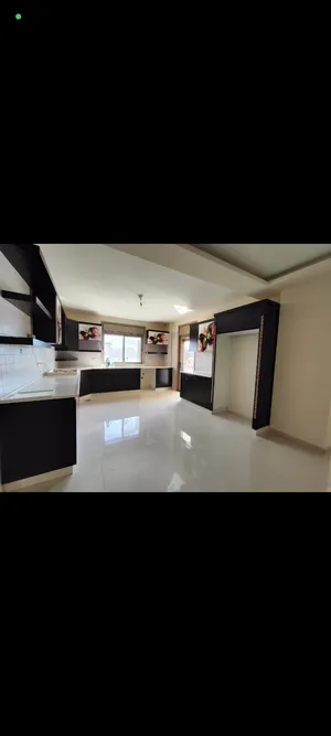 ٣ غرف نوم . غير مفروشة . شهري1