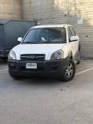 توسان 2005 بوضع  جيد  فتحه سقف هوك مرخص  تامين ترخيص