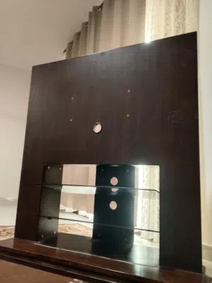 للبيع طاوله تلفزيون