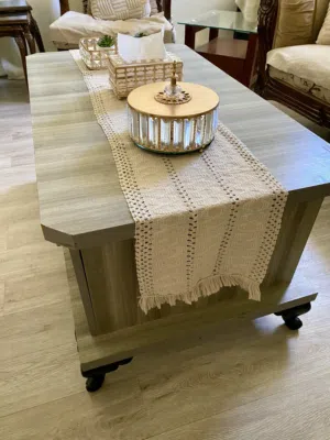 طاولة وسط خشب ثقيل
