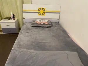 غرفة نوم شباب مستعملة بحالة ممتازة