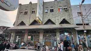 4 Floors . 300 m2 . Landlord1