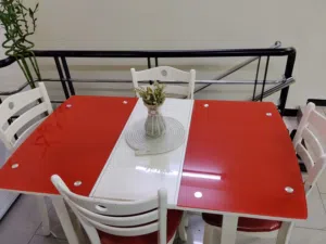 طاولة طعام