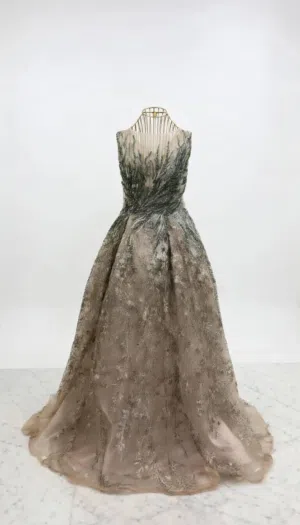 فستان لون بيج