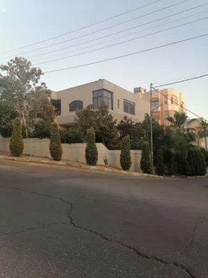 900 m2 3 Bedrooms Villa for Sale in Amman Al Gardens