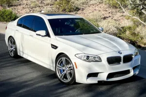 للبيع بي ام دبليو M5 2013