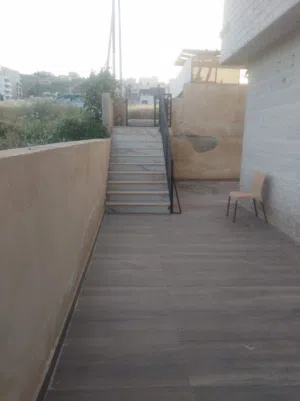 شقه كبيره  للبيع