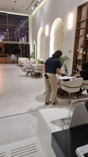 للايجار محل بموقع ممتاز علي الطريق الساحلي مع جلسات خارجية كبيرة واطلالة مريحة مع دفع خلو بسيط