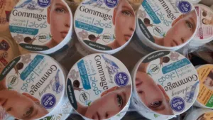مستحضرات التجميل و العناية بالبشرة
