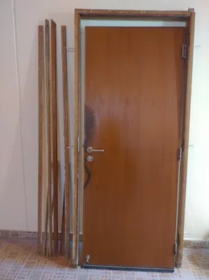 باب خشبي wooden door