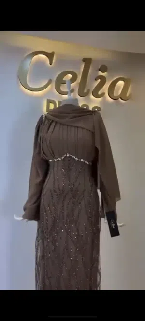 فستان مستعمل شبه جديد