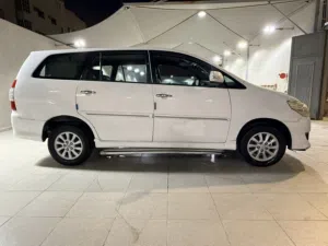 TOYOTA INNOVA 2012 MANUAL