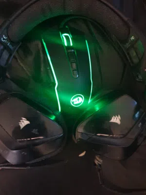 سماعة Corsair void rgb مع ماوس redragon شغالات