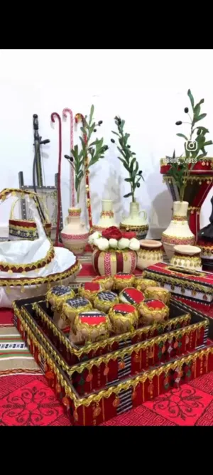 كوشيه للبيع بحاله ممتازه معها مسلتزمتها طوله والدف سجاد أغراض حنه واشياء