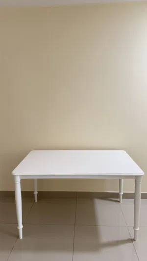 طاولة طعام ايكيا