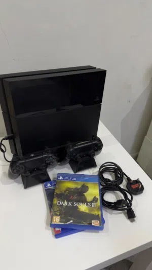 PlayStation 4 PlayStation for sale in Al Dakhiliya