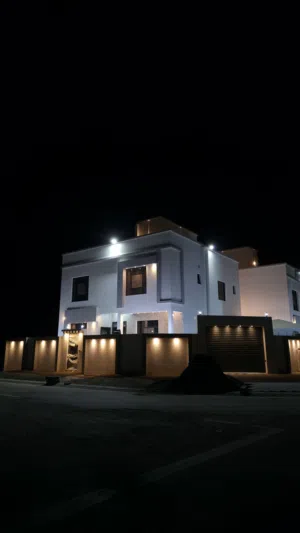 5 Bedrooms . More than 6 bathrooms . 250 m22