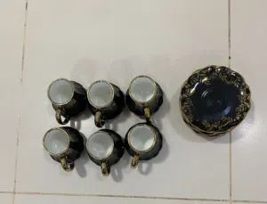 للبيع طقم فناجين ماركة السيف لون اسود وذهبي