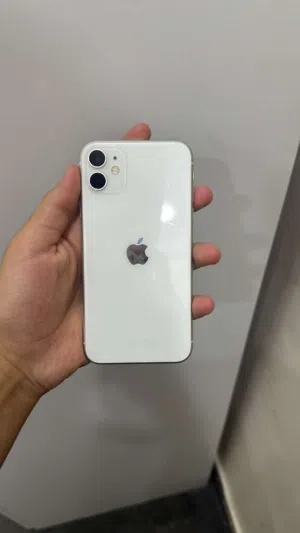 Apple iPhone 11 64 GB in Tripoli