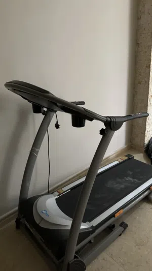 معدات رياضيه للمشي