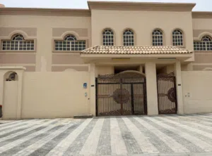 فيلا للإيجار في خليفة أ السعر 80 الف درهم شامل الكهرباء والموية للتواصل والاستفسار واتس آب