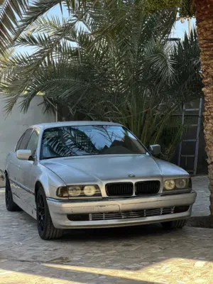 بي ام دبليو 740i 1995