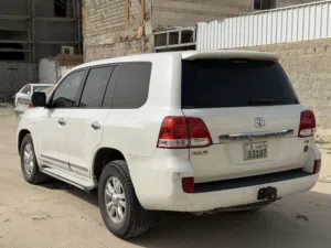 للبيع لاندكروزر 2009