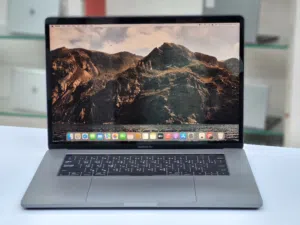 MACBOOK PRO A1707 CORE I7 PROCESSOR 16GB RAM 500GB SSD RADEON GRAPHICS CARD 2GB FREE BAG AND CHARGER