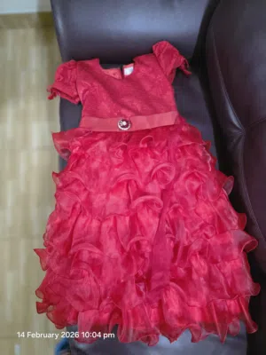 Red Girls Dress (8–9 Years) – Excellent Condition – 7 BHD