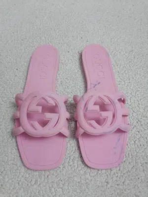 CUCCI صناعة إيطاليا