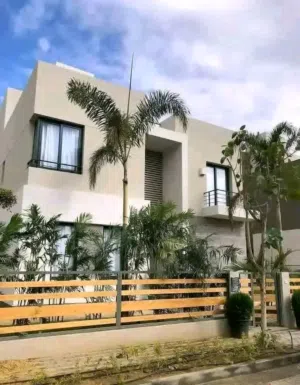 فيلا مستقلة متشطبة للبيع من بالم هيلز Palmhills في القاهرة الجديدة بالقرب من الجامعة الأمريكية