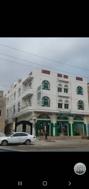 عماره تجاريه استثمارية  علا الشارع العام حده