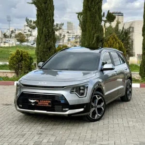 فتحة-سقف-kia-niro-سعر-على-كاش-127-مع-زياده-على-السعر-الدفع-نص-ونص
