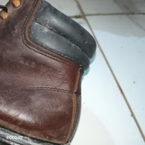 حذاء سيفتي ريد وينج الأمريكي