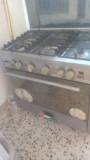 غاز خمس عيون نظيف بلا اعطال شغال، طبعآ صناعه ايطاليه
