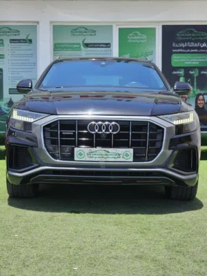 أودي Q8 فئة 55TFSI خلیجی من دون حادث ممشی ممتاز لاتفوت الفرصه و بادر بالحجز ........................