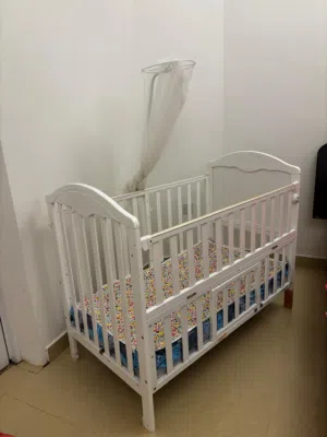 Cribs and car seat for sale - Gently Used & Well Maintained