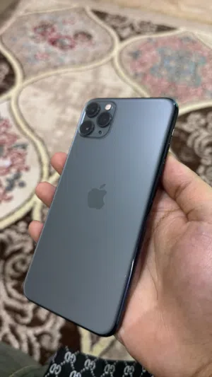 ايفون 11  برو ماكس ممتاز