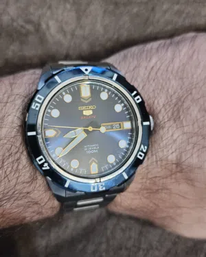 Seiko 5 Sports SRP677 automatic