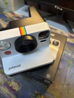 كاميرا ديجيتال فوريه polaroid now generation 2 ( قابل للتفاوض )
