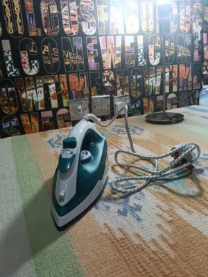 مكواة بحالة ممتازة