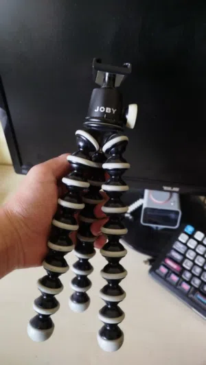 ترايبود من شركة Joby Flexible Tripod ,..............................................................