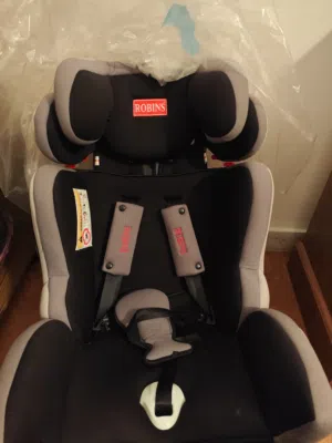 مقعد سيارة للاطفال