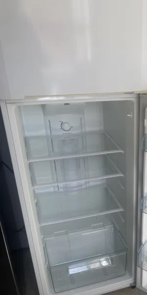 ثلاجا ناشونال بحاله جيده جدا شبه جديده