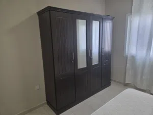 4 door wardrobe with mirror