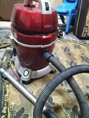 مكنسة كهربائية