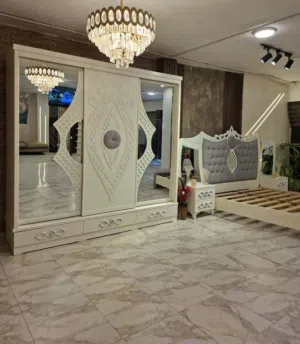 طقم غرفة نوم كاملة خشب لاتيه ولامينيت 18 بحالة ممتازة السعر قابل للتفاوض